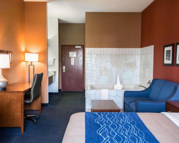 Comfort Inn Crystal Lake image 14