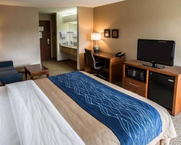Comfort Inn Crystal Lake image 15