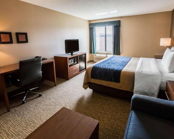 Comfort Inn Crystal Lake image 19