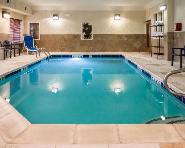 Comfort Inn Crystal Lake image 20