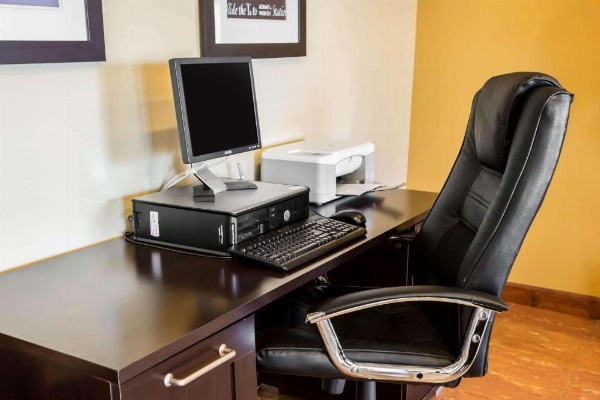 Comfort Inn Crystal Lake image 23